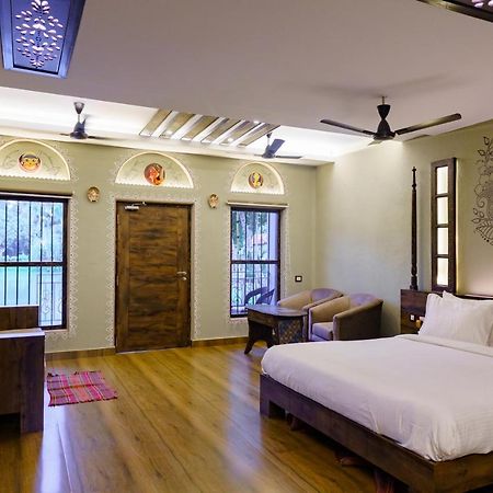 Breathing Earth - Rooms And Pool Calcutta Extérieur photo