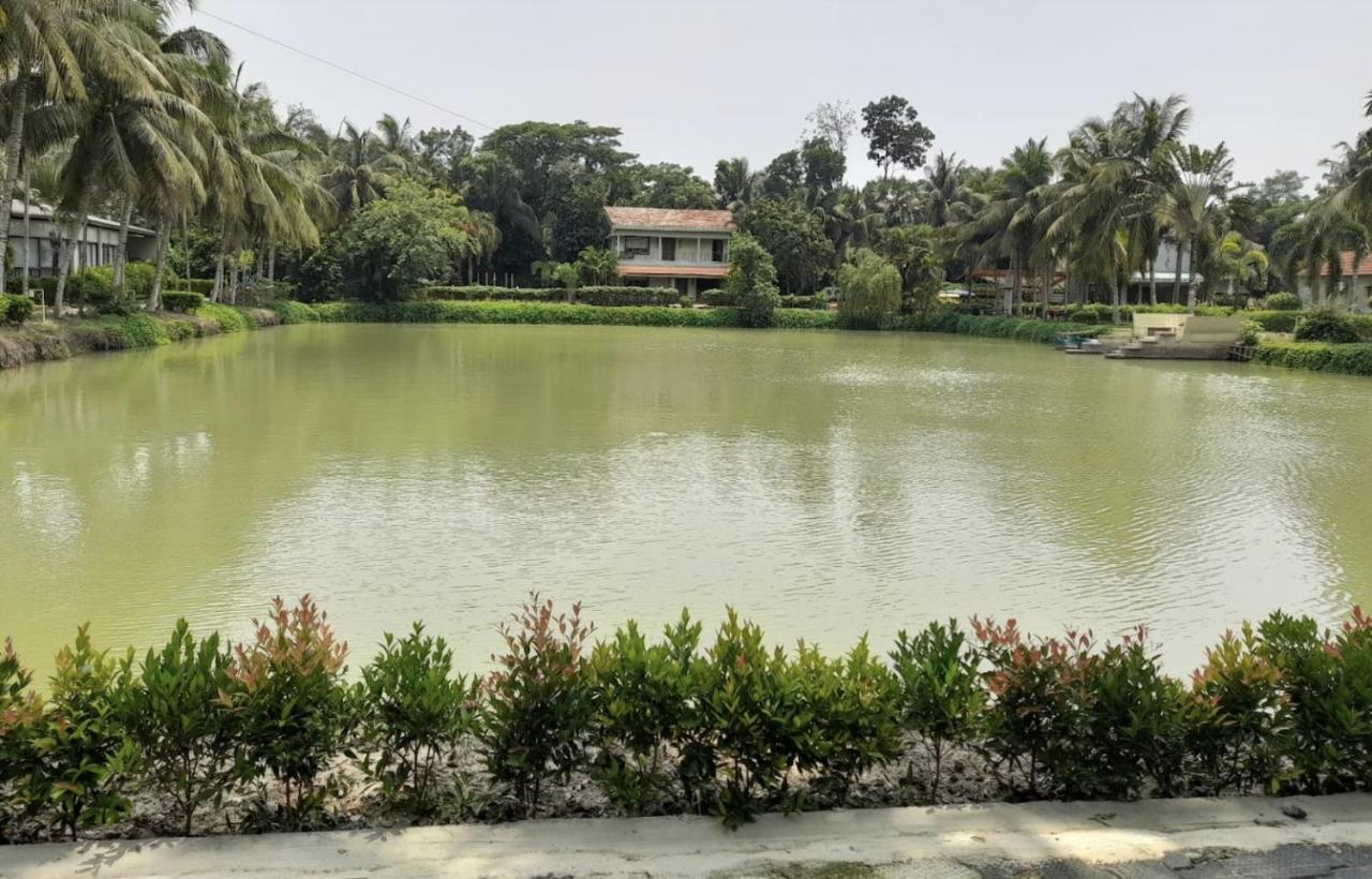 Breathing Earth - Rooms And Pool Calcutta Extérieur photo