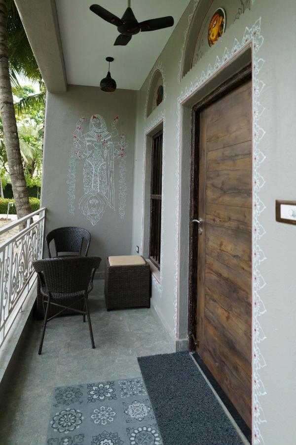 Breathing Earth - Rooms And Pool Calcutta Extérieur photo