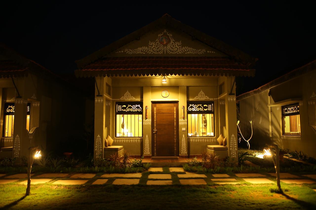 Breathing Earth - Rooms And Pool Calcutta Extérieur photo