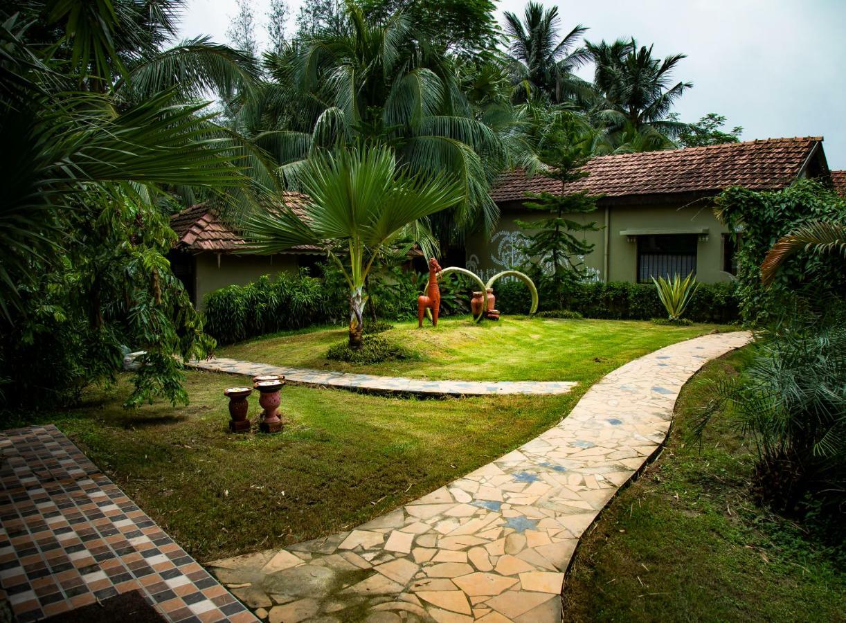 Breathing Earth - Rooms And Pool Calcutta Extérieur photo