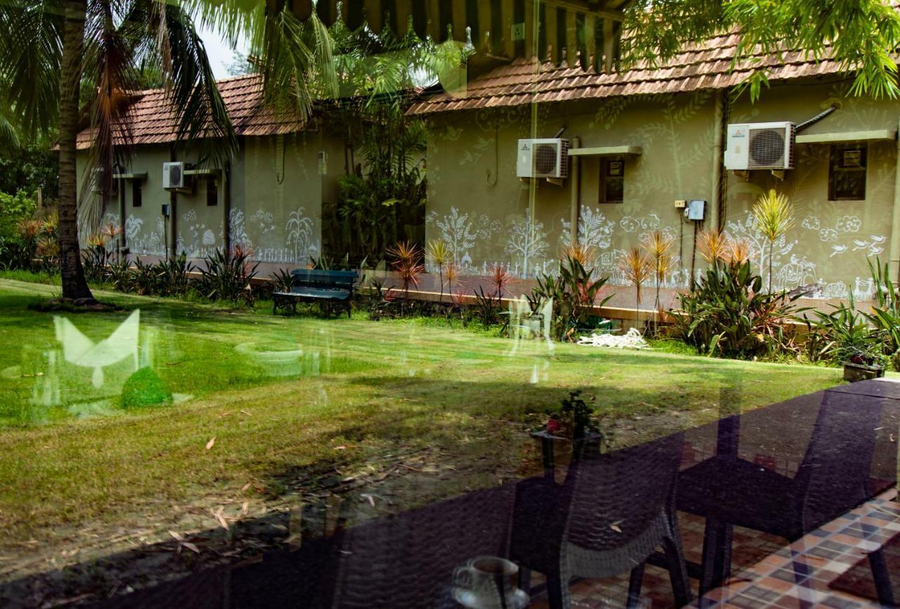 Breathing Earth - Rooms And Pool Calcutta Extérieur photo