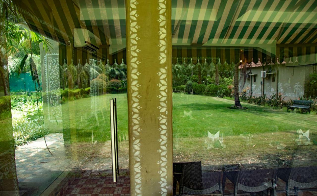 Breathing Earth - Rooms And Pool Calcutta Extérieur photo