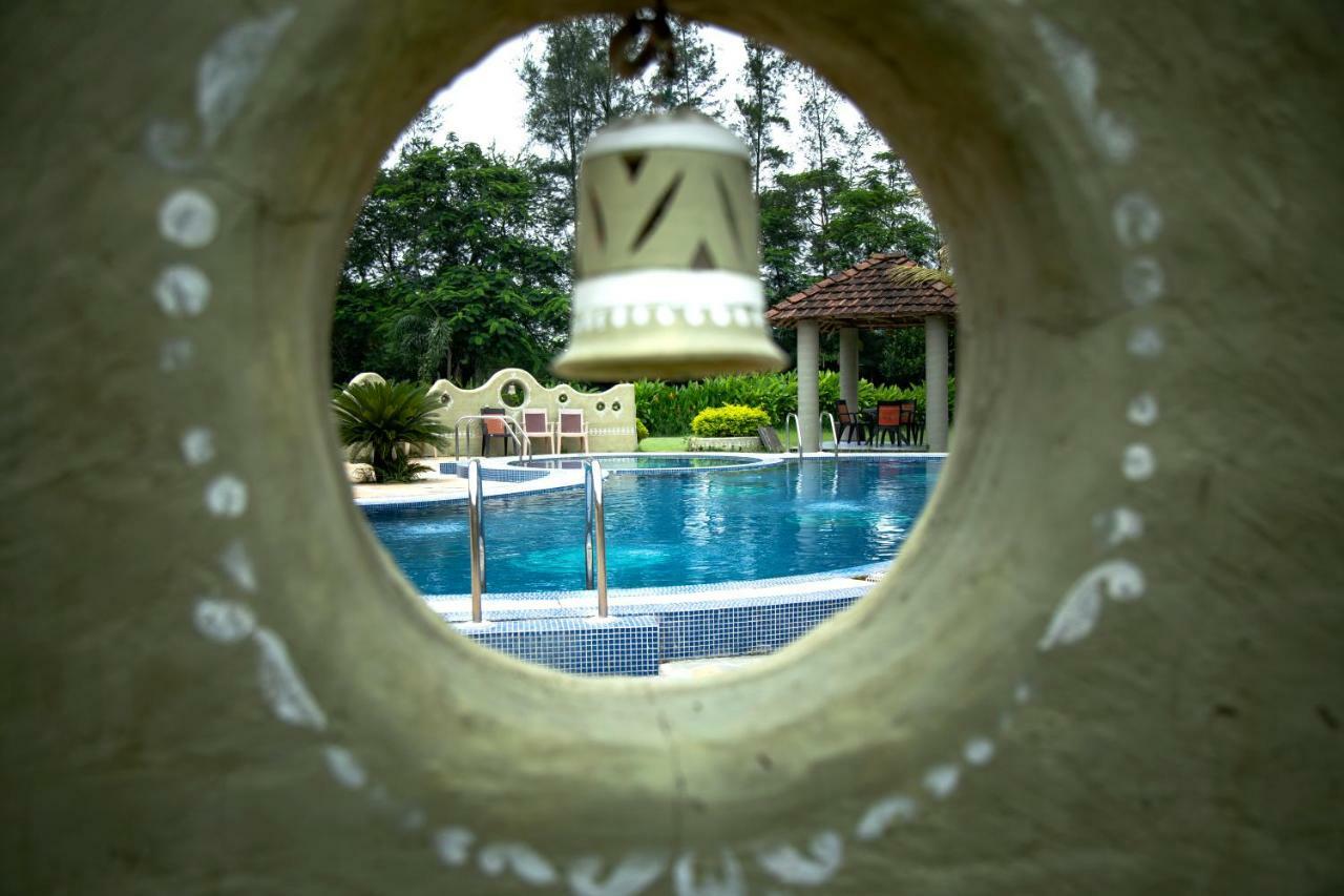 Breathing Earth - Rooms And Pool Calcutta Extérieur photo